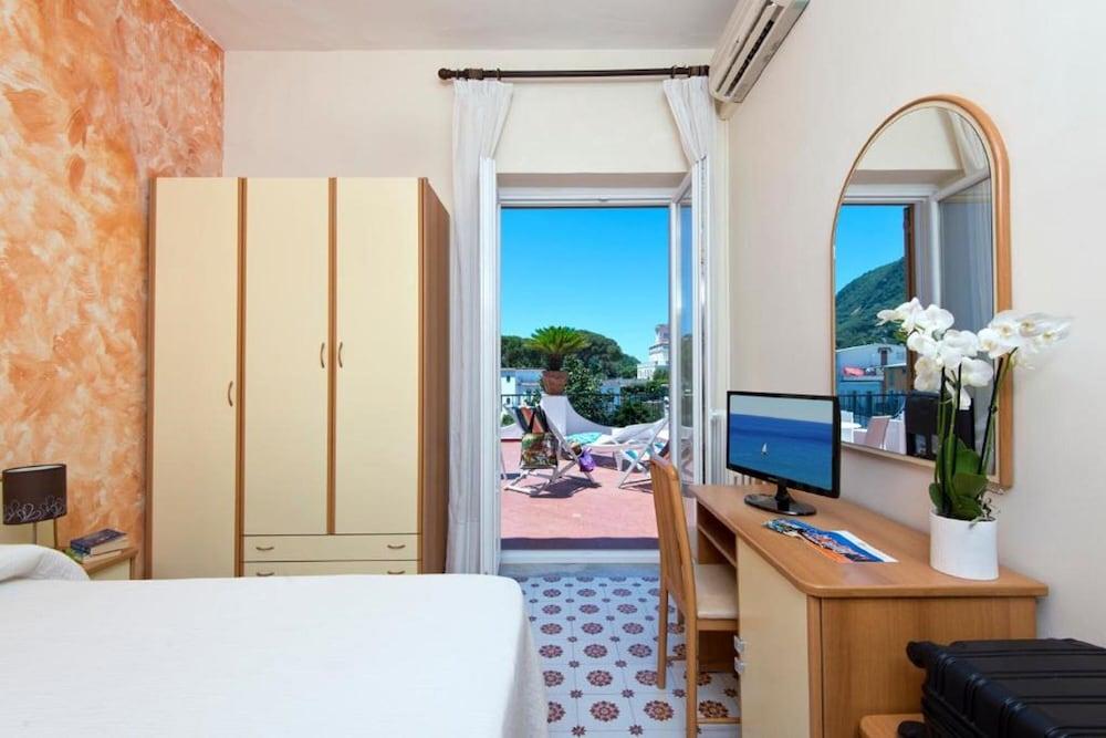 Hotel Casa Di Meglio Ischia Buitenkant foto