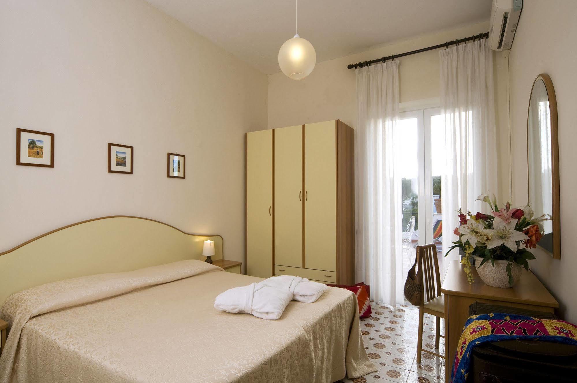 Hotel Casa Di Meglio Ischia Buitenkant foto